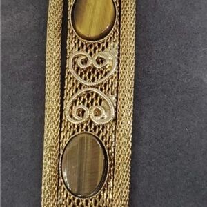 Elegant Gold Bracelet with Brown Accents